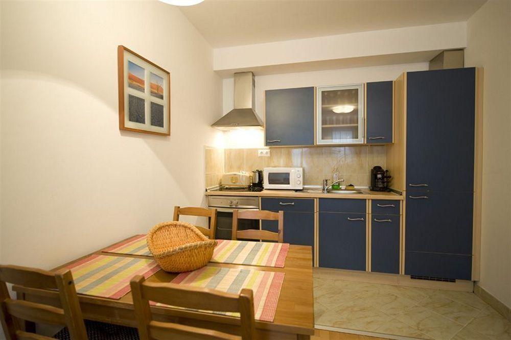 Aboriginal Budapest Apartments Bagian luar foto