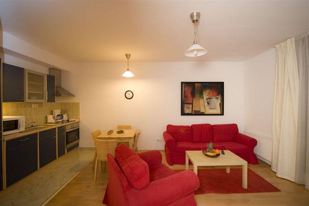 Aboriginal Budapest Apartments Bagian luar foto
