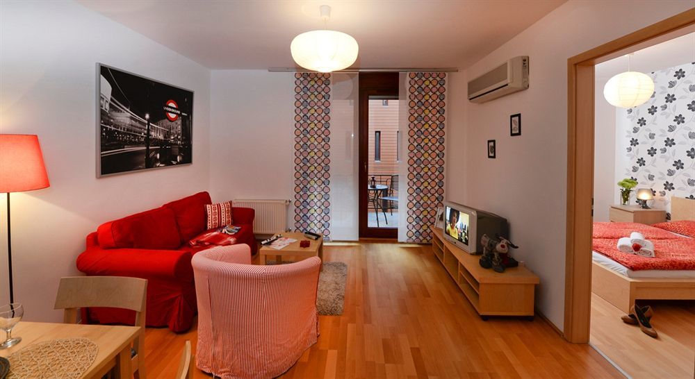Aboriginal Budapest Apartments Bagian luar foto